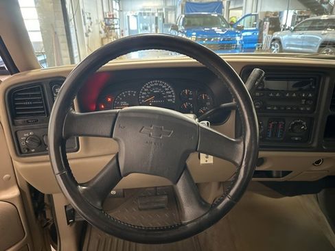 Used 2006 Chevrolet Silverado 1500 LT w/ Light Duty Power Package image 13