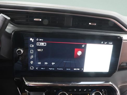 Used 2024 GMC Sierra 2500 Denali Ultimate image 11