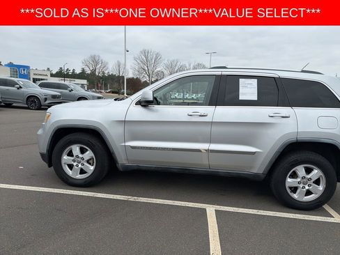 Used 2011 Jeep Grand Cherokee Laredo w/ Security & Convenience Group image 28