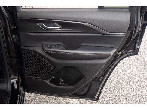 Used 2023 Jeep Grand Cherokee Laredo AWD/4WD image 20