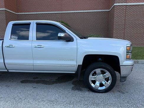 Used 2015 Chevrolet Silverado 1500 LTZ Z71 w/ LTZ Plus Package AWD/4WD image 18