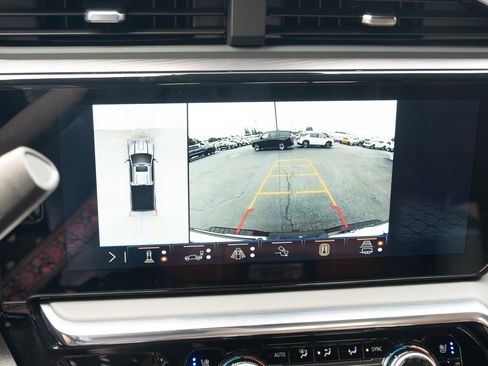 Used 2025 GMC Sierra 3500 Denali Ultimate AWD/4WD image 4