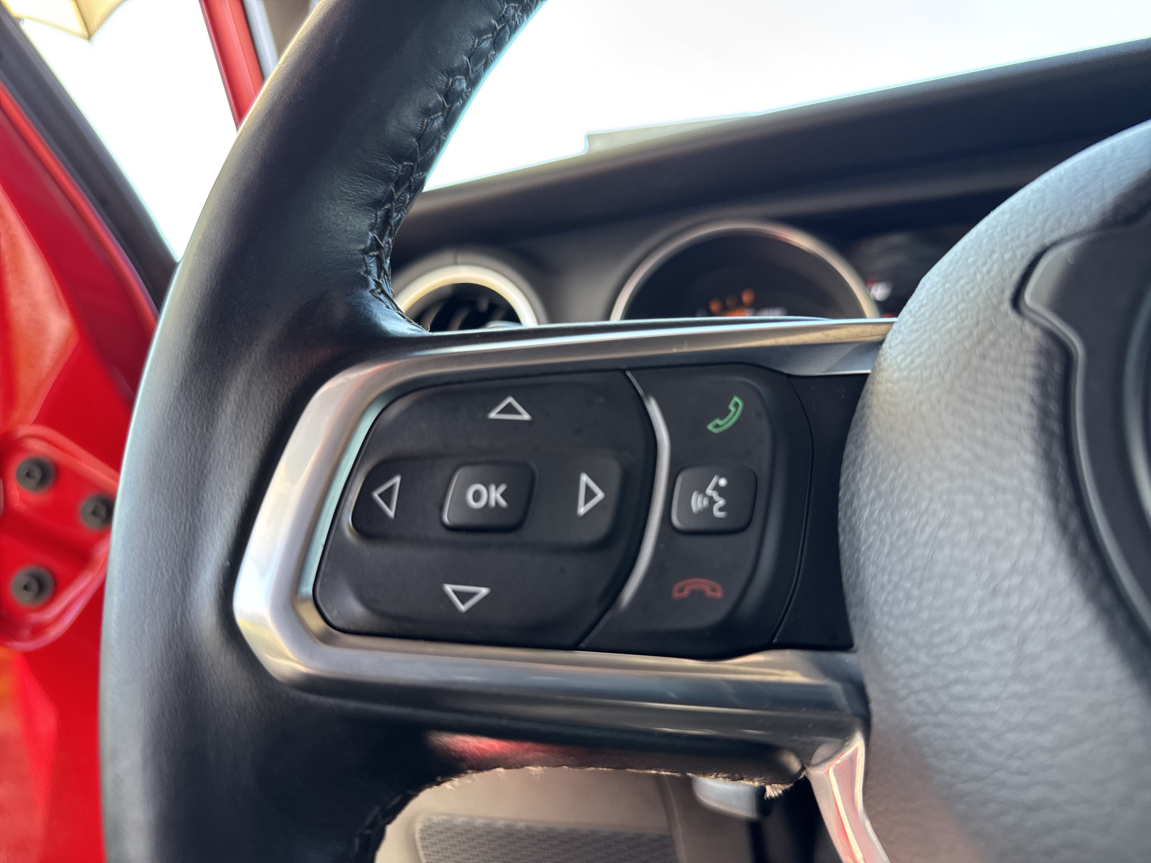 Used 2018 Jeep Wrangler Unlimited Sahara AWD/4WD image 19