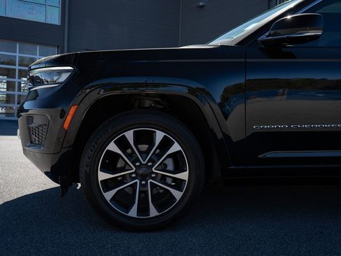 Used 2022 Jeep Grand Cherokee Overland w/ Adv Protech Group III image 4