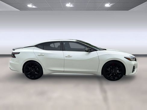 Used 2023 Nissan Maxima SR w/ Sport Mat Group FWD image 8