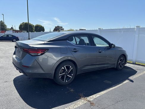 Used 2025 Nissan Sentra SV FWD image 3