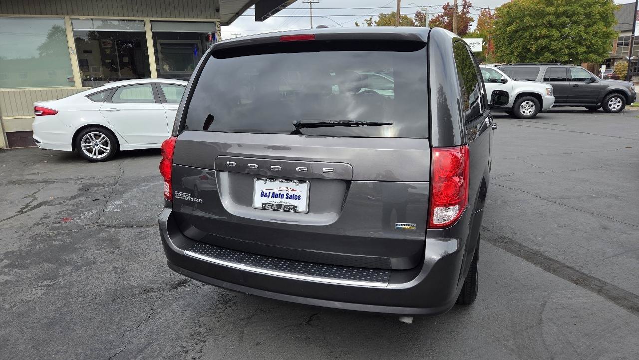 Used 2016 Dodge Grand Caravan SE FWD image 9
