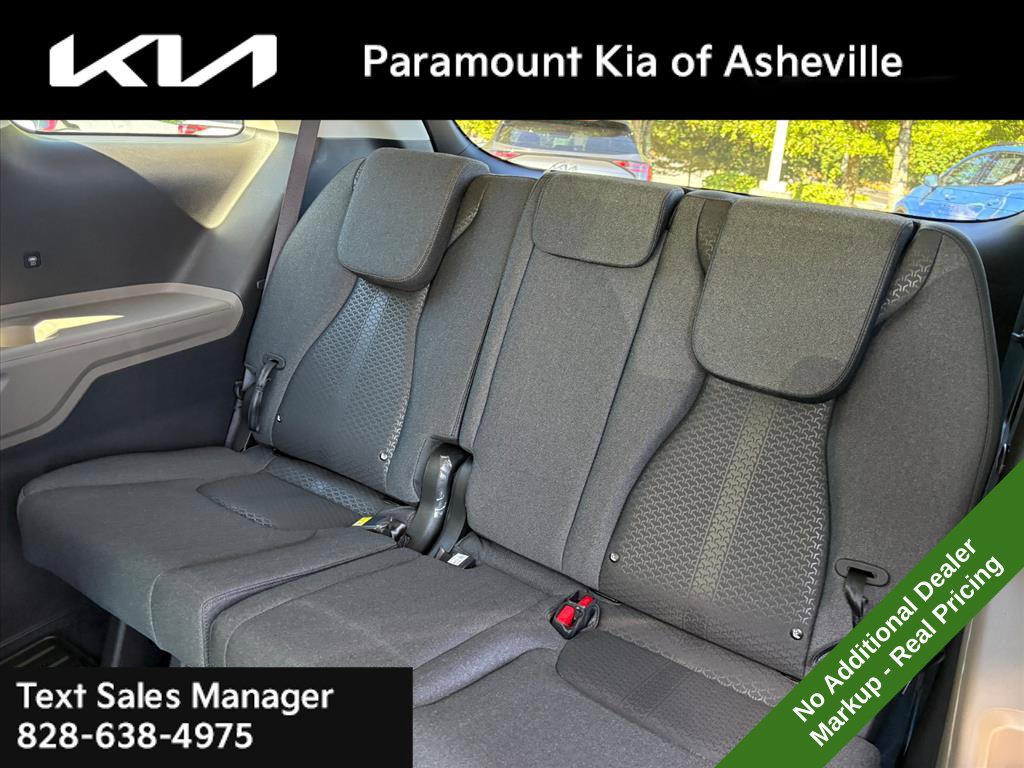 New 2027 Kia Carnival LX FWD image 21