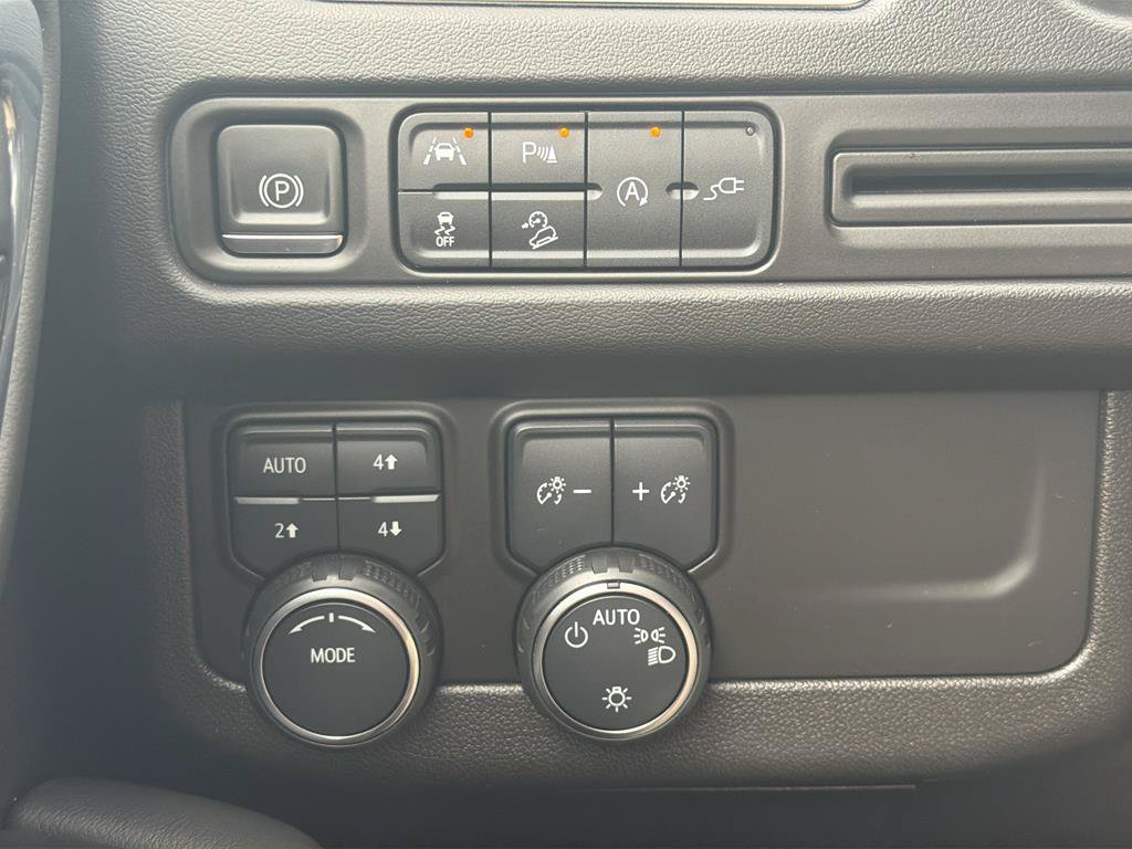 Used 2021 Chevrolet Tahoe Premier AWD/4WD image 13