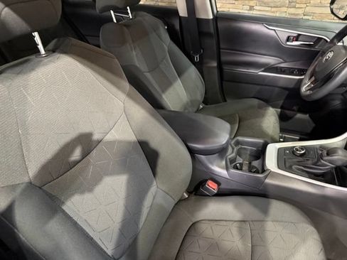 Used 2020 Toyota RAV4 XLE w/ XLE Grade Weather Package AWD/4WD image 31