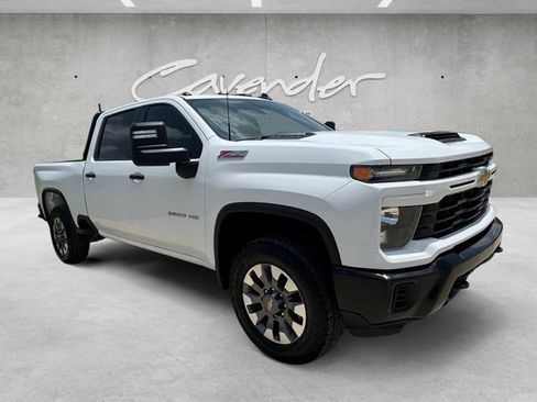 Used 2024 Chevrolet Silverado 2500 Custom w/ Custom Value Package AWD/4WD image 2