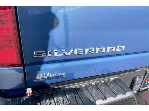 Used 2024 Chevrolet Silverado 2500 Custom AWD/4WD image 32