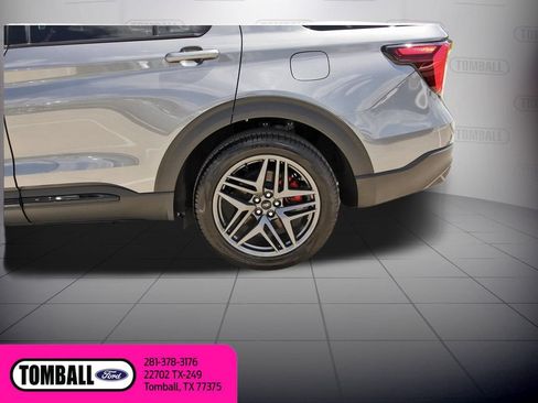 Certified 2026 Ford Explorer ST AWD/4WD image 32