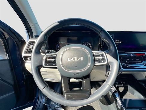 Used 2023 Kia Sorento EX image 11
