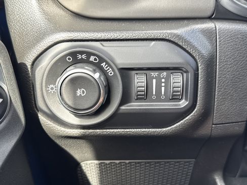 Used 2022 Jeep Wrangler Unlimited Sport image 14