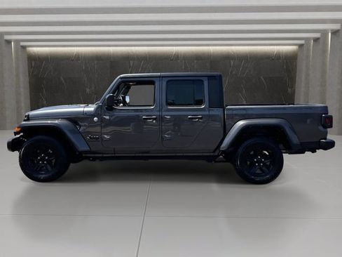 Used 2021 Jeep Gladiator Sport AWD/4WD image 2