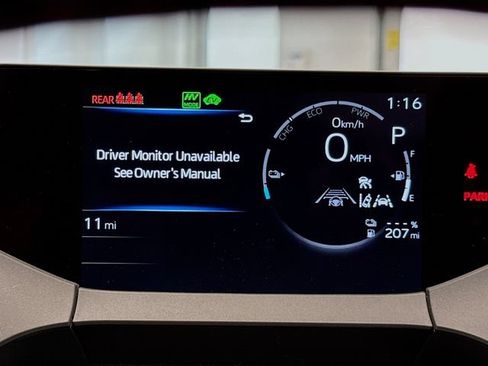 New 2025 Toyota Prius Plug-In Hybrid FWD image 12