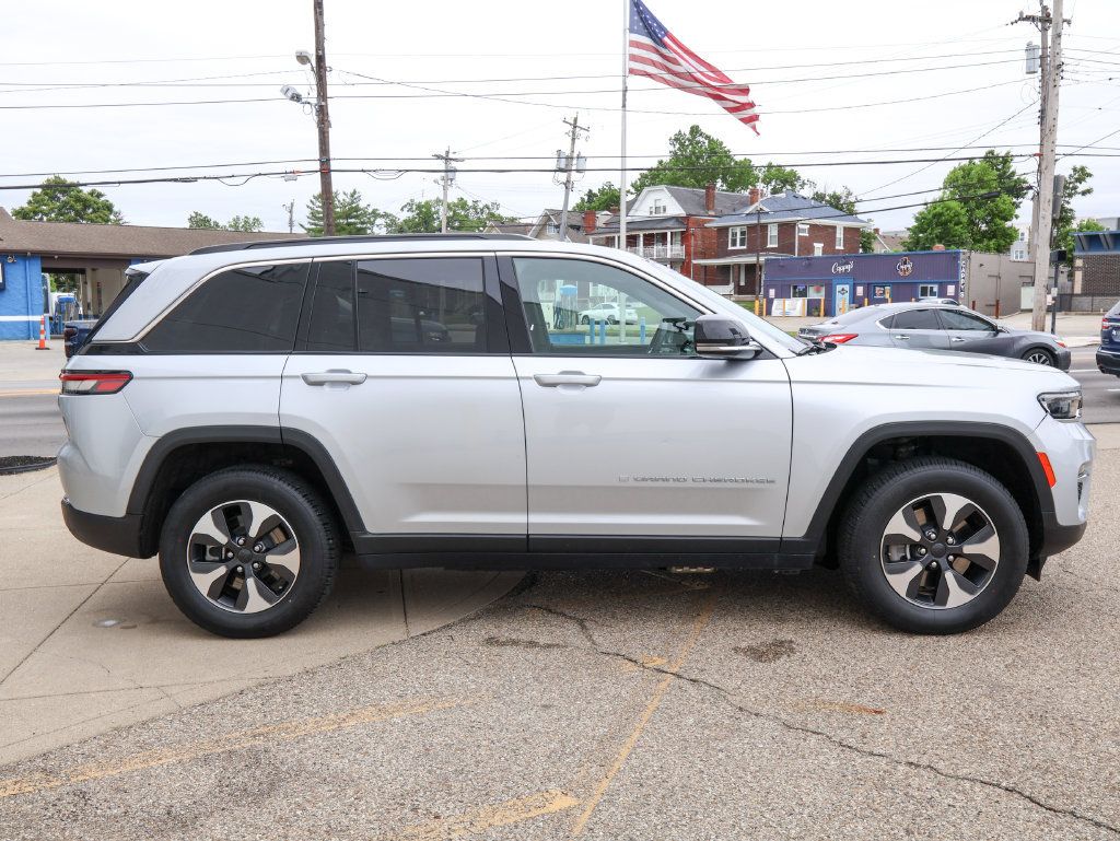 Used 2024 Jeep Grand Cherokee Limited 4xe AWD/4WD image 6