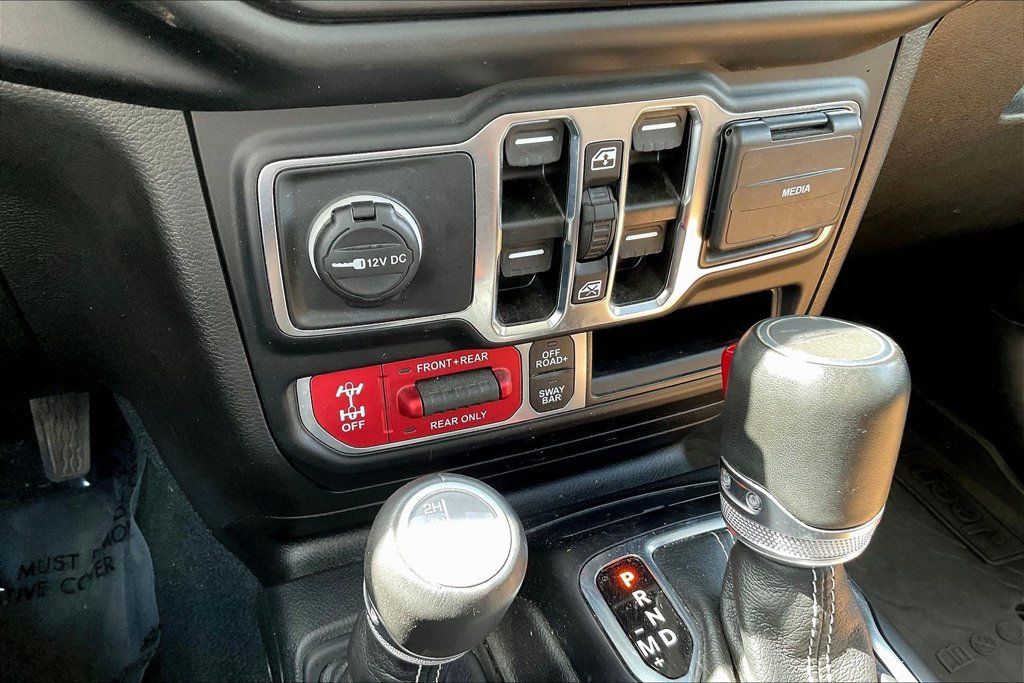 Used 2023 Jeep Gladiator Rubicon w/ Cold Weather Group AWD/4WD image 17