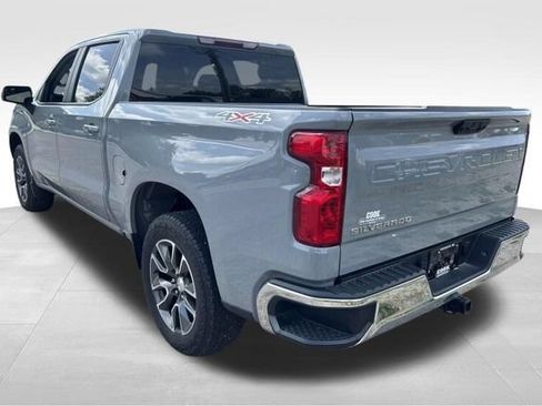 Used 2024 Chevrolet Silverado 1500 LT AWD/4WD image 3