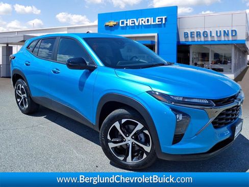 New 2026 Chevrolet Trax RS w/ Sunroof Package FWD image 1