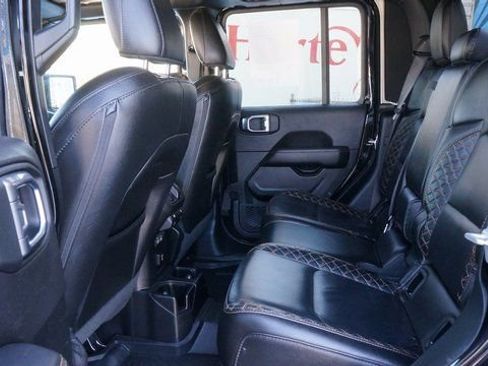 Used 2021 Jeep Gladiator Overland image 34