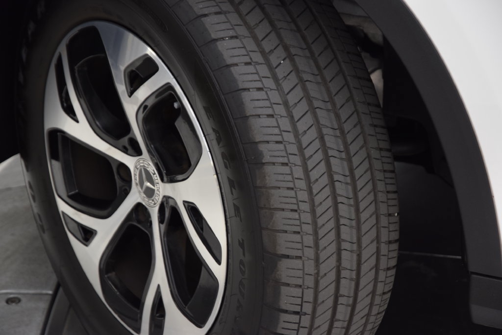 Used 2025 Mercedes-Benz GLC 350e 4MATIC image 29