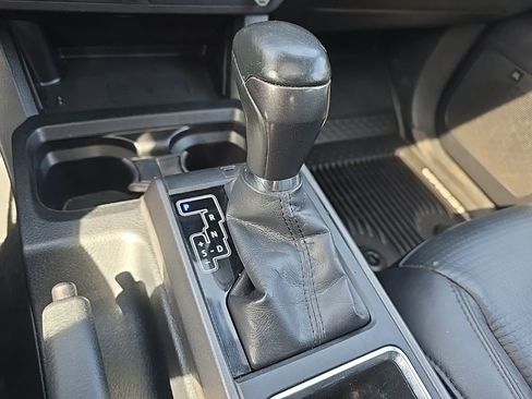 Used 2019 Toyota Tacoma TRD Sport AWD/4WD image 24