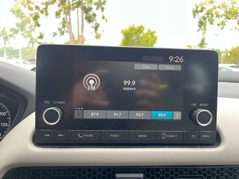 Used 2024 Honda HR-V LX image 10