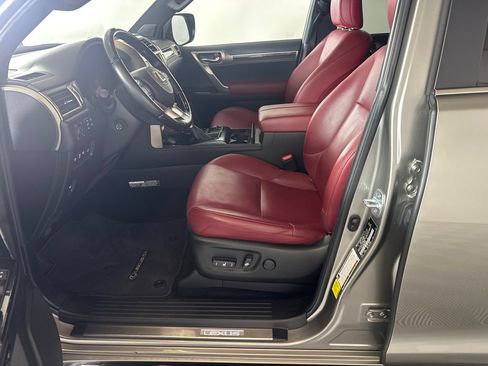 Used 2021 Lexus GX 460 Luxury w/ Accessory Package AWD/4WD image 3