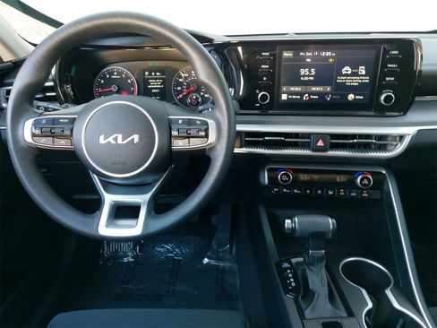 Used 2022 Kia K5 LXS image 15