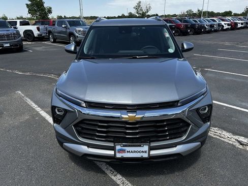 New 2025 Chevrolet TrailBlazer LT w/ LT Cold Weather Package FWD image 8