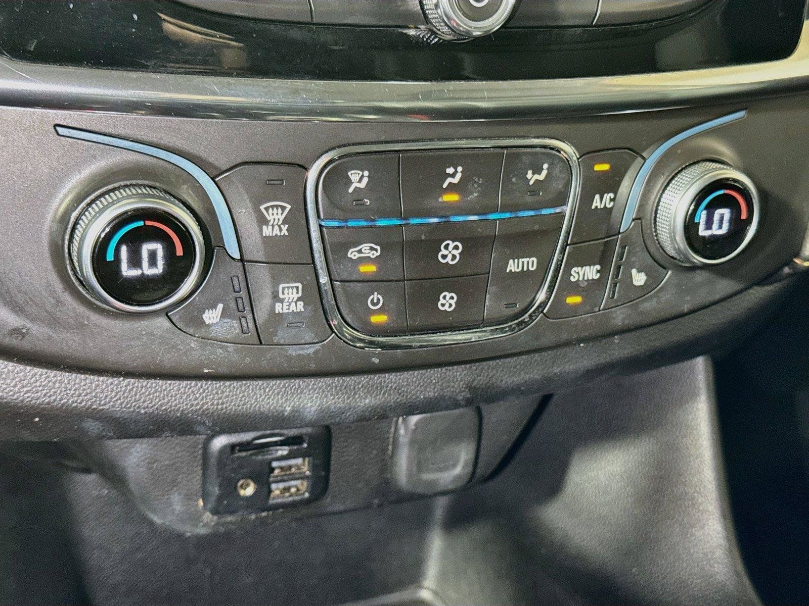 Used 2021 Chevrolet Traverse RS FWD image 14