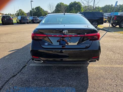 Used 2019 Toyota Avalon Limited w/ All Weather Liner Package FWD image 3