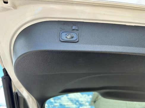 Used 2016 Ford Escape Titanium AWD/4WD image 18