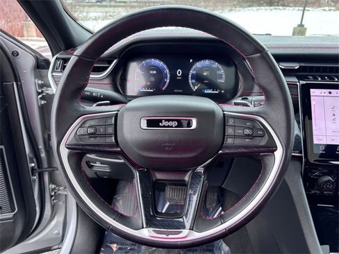 Certified 2022 Jeep Grand Cherokee Trailhawk w/ Luxury Tech Group III image 17