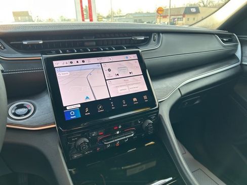 Used 2024 Jeep Grand Cherokee L Limited w/ Trailer Tow Package image 40