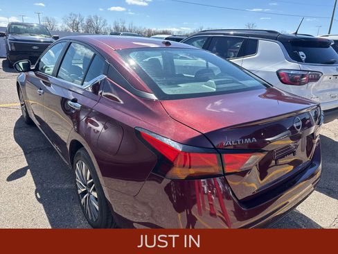 Used 2025 Nissan Altima 2.5 SV image 15