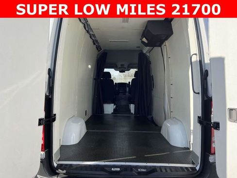 Used 2015 Mercedes-Benz Sprinter 2500 image 29
