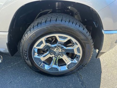 Used 2019 RAM 1500 Big Horn AWD/4WD image 12
