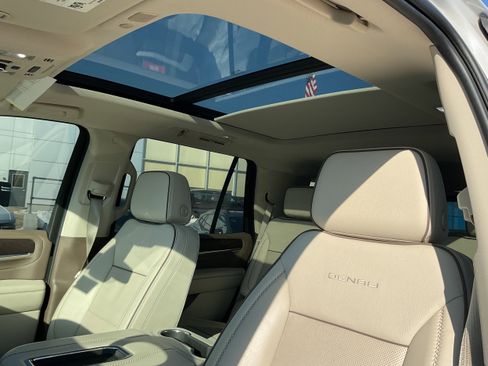 Certified 2021 GMC Yukon Denali image 5