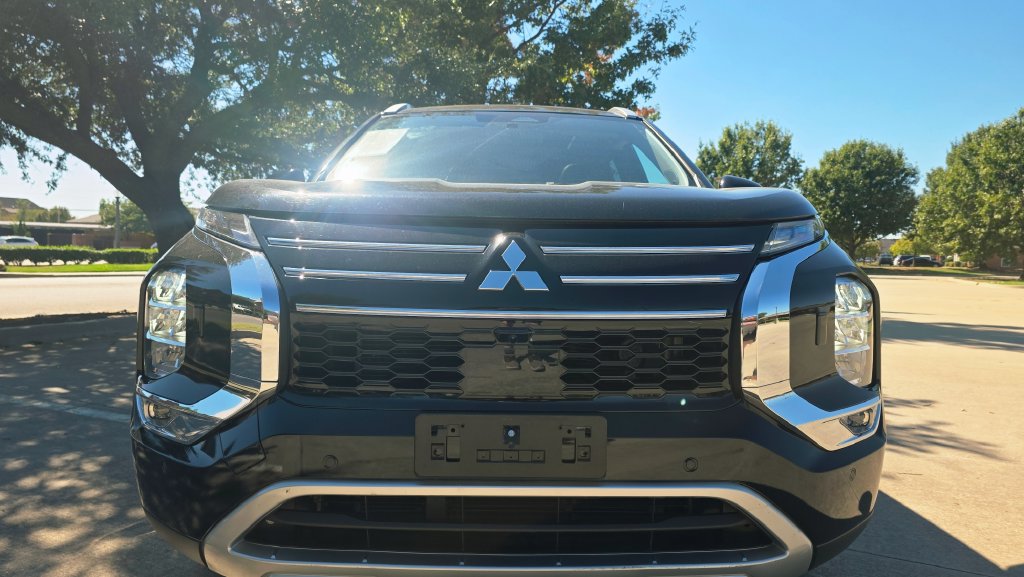 Used 2025 Mitsubishi Outlander AWD image 28