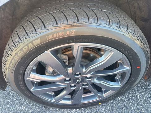 Used 2022 Chevrolet Equinox RS w/ Infotainment Package AWD/4WD image 9
