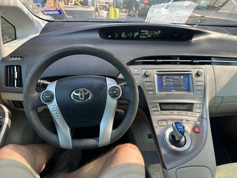 Used 2012 Toyota Prius Three FWD image 9