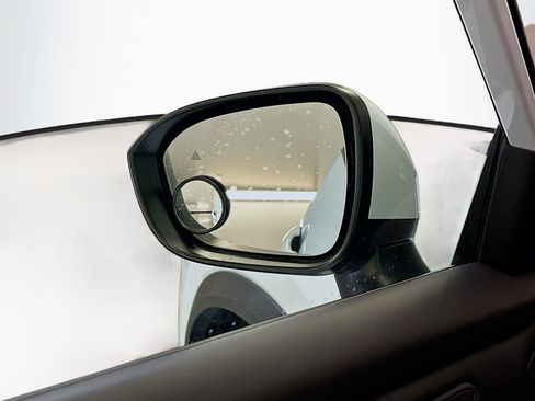 Used 2025 Nissan Rogue SV image 16