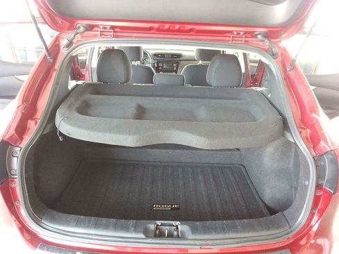 Used 2018 Nissan Rogue Sport S image 16