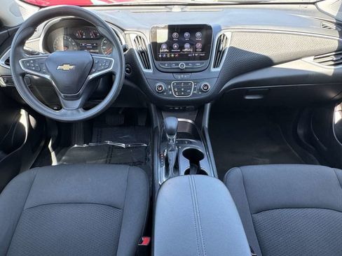 Used 2025 Chevrolet Malibu LT image 21