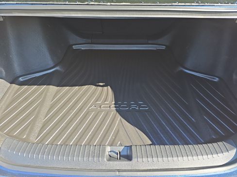 Used 2023 Honda Accord EX image 9