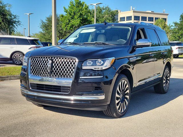 Used 2024 Lincoln Navigator Black Label AWD/4WD image 3