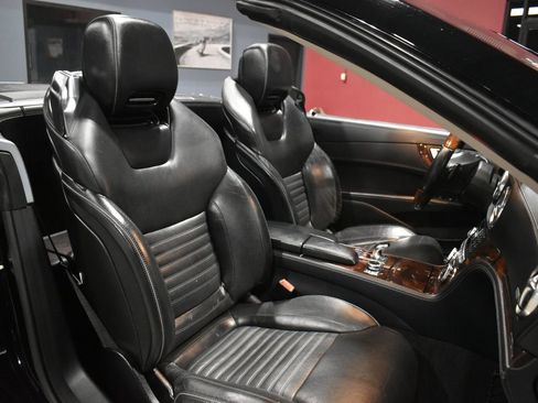 Used 2014 Mercedes-Benz SL 550 image 24